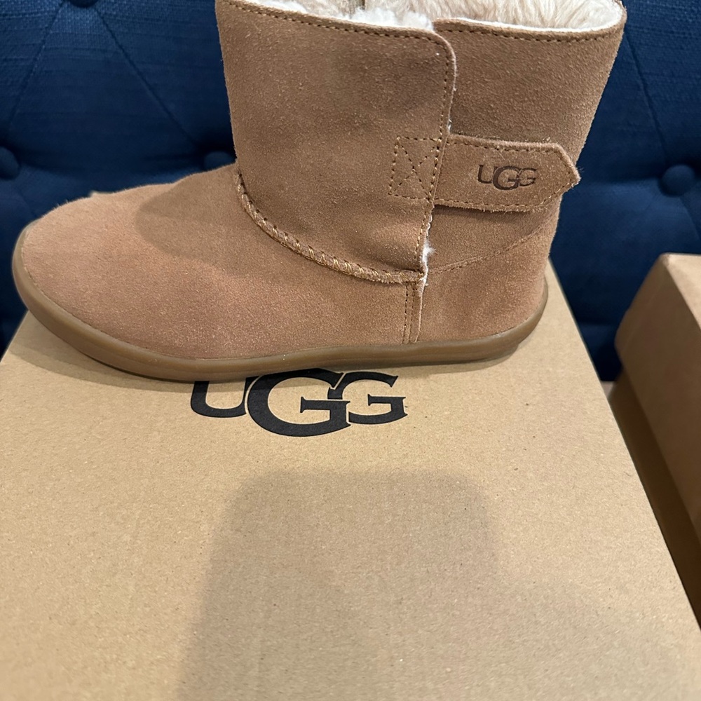 UGG Kids Tan Suede Boots Size 12 Toddler Like New